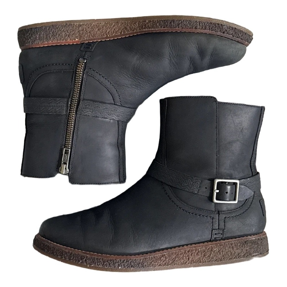 UGG Simmens Black Leather Waterproof Ankle Boots Womens 8 Buckle 1012034